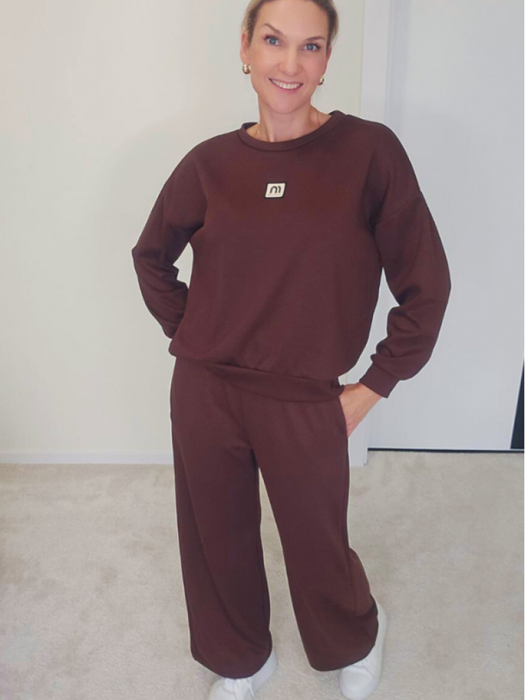 Kostiumas M tamsiai rudas